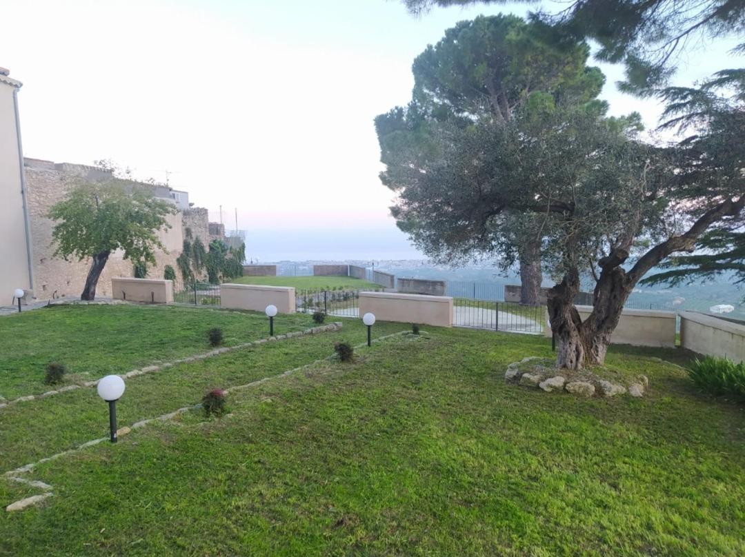 Bed and Breakfast La Rupe Gerace Exterior foto