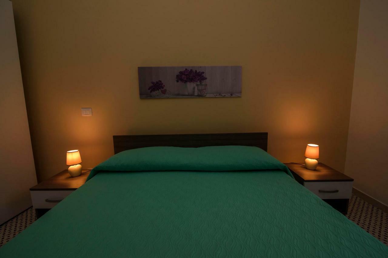 Bed and Breakfast La Rupe Gerace Exterior foto